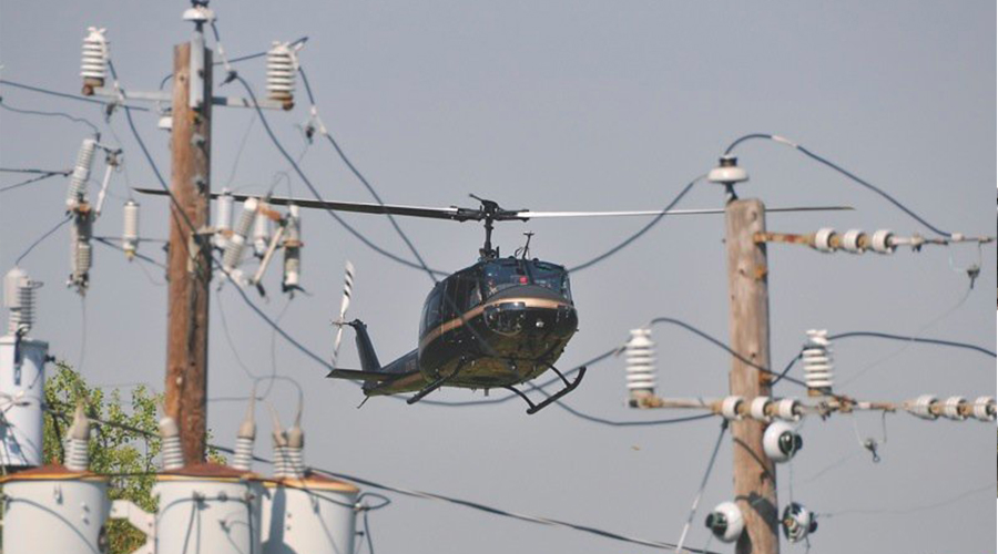 直升機電子設備受復雜的電磁環境中電磁干擾,通過更換帶有電磁兼容的防波套提升功能